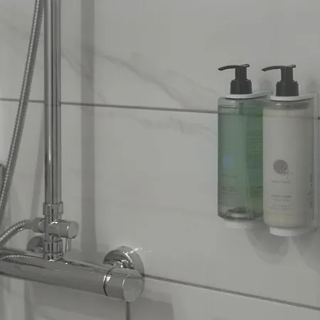 Captain's Seafront Nydri (Lefkada)