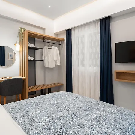 Апартаменты Captain's Seafront Нидри