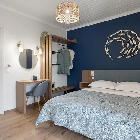 Captain's Seafront Апартаменты Нидри